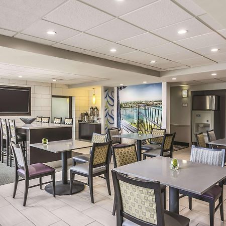 La Quinta Inn By Wyndham Jupiter Exterior photo