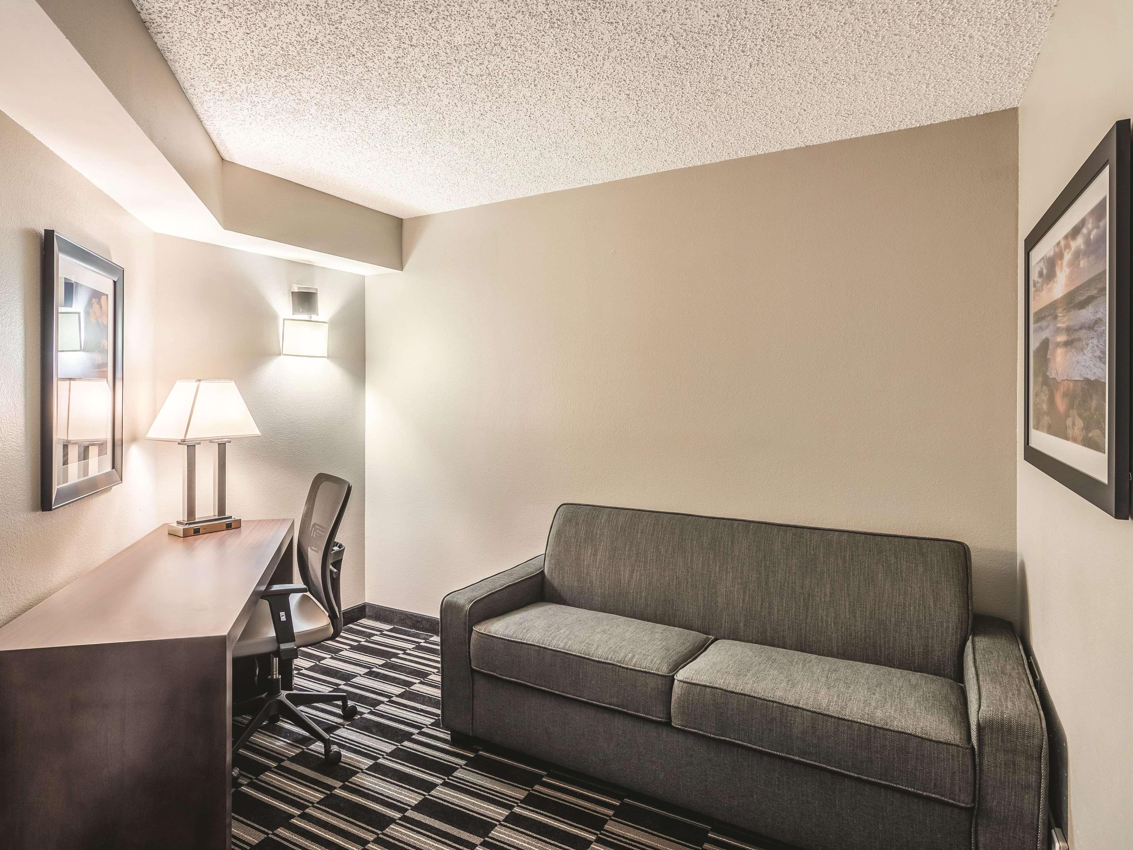 La Quinta Inn By Wyndham Jupiter Exterior photo