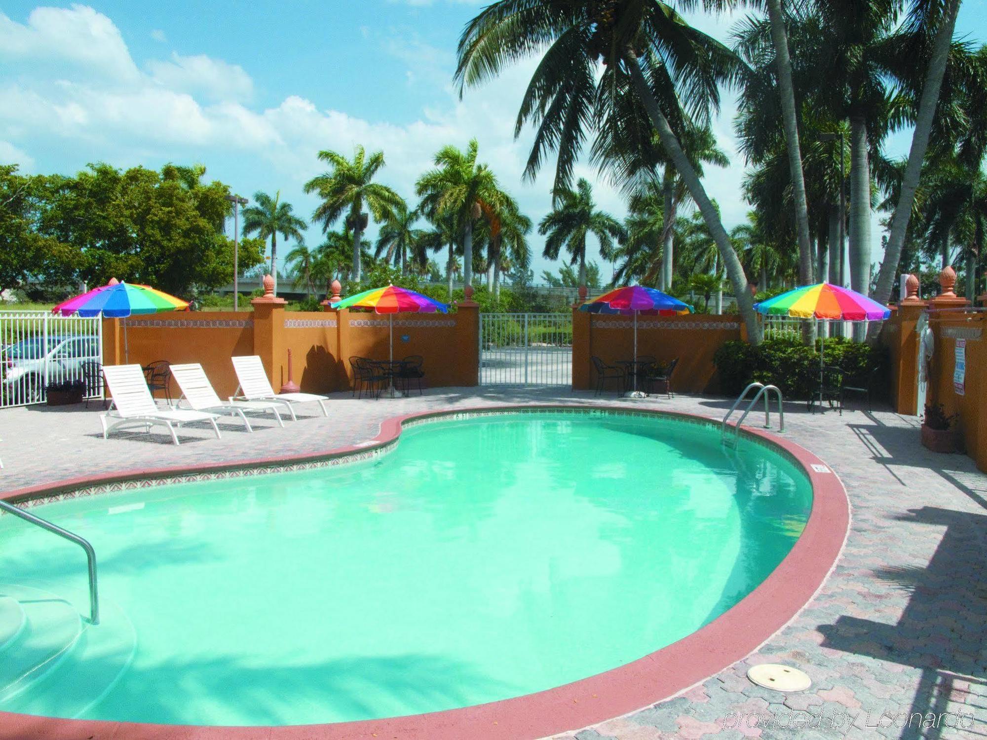 La Quinta Inn By Wyndham Jupiter Exterior photo
