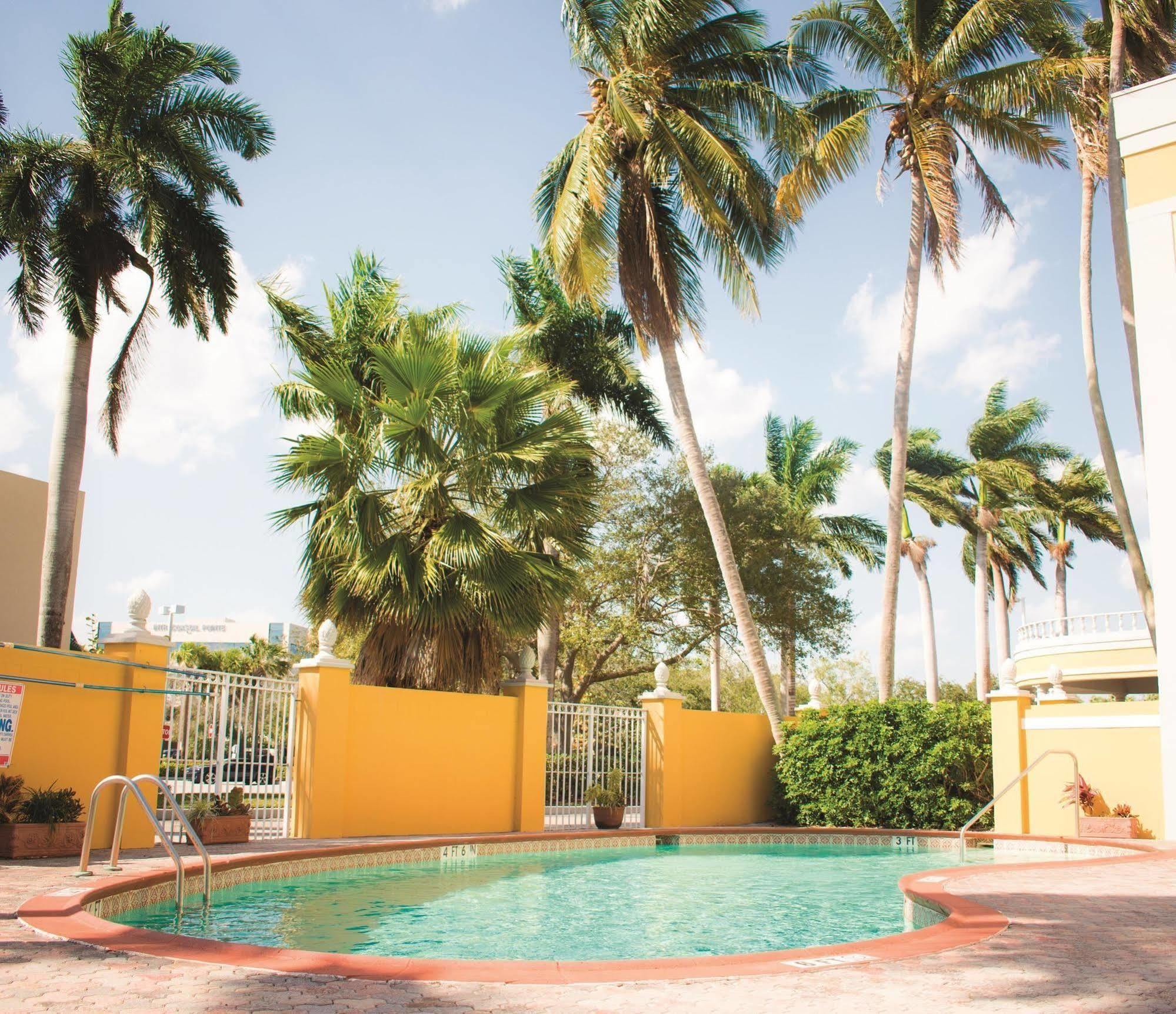 La Quinta Inn By Wyndham Jupiter Exterior photo