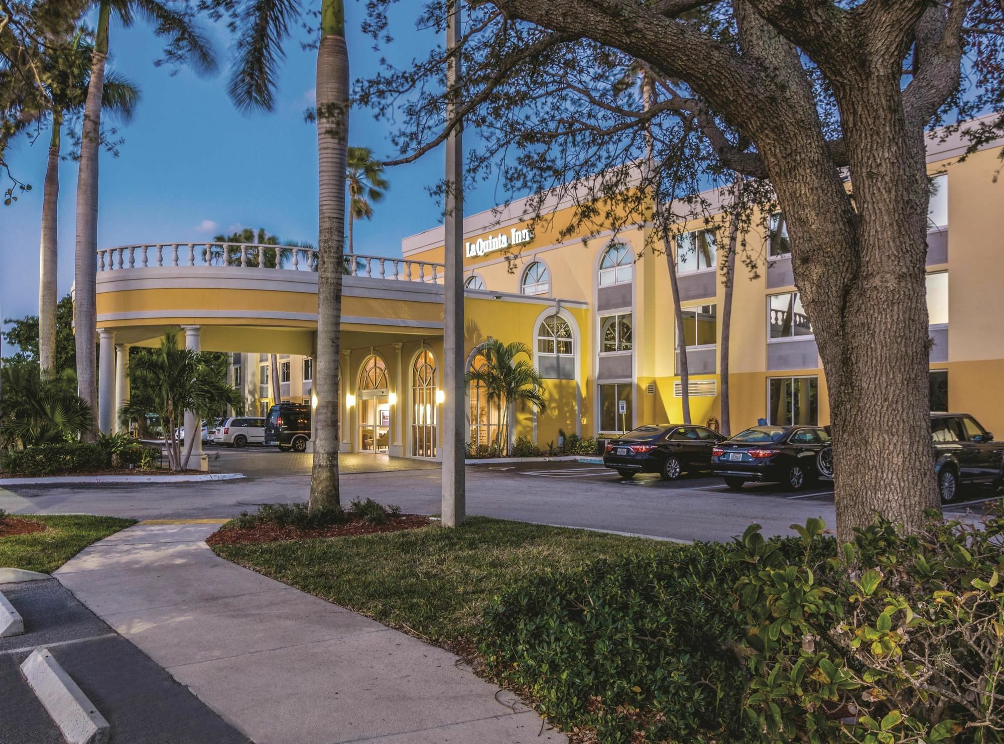 La Quinta Inn By Wyndham Jupiter Exterior photo